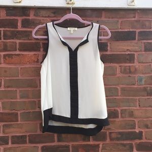 Monteau black and white sleeveless blouse size XS